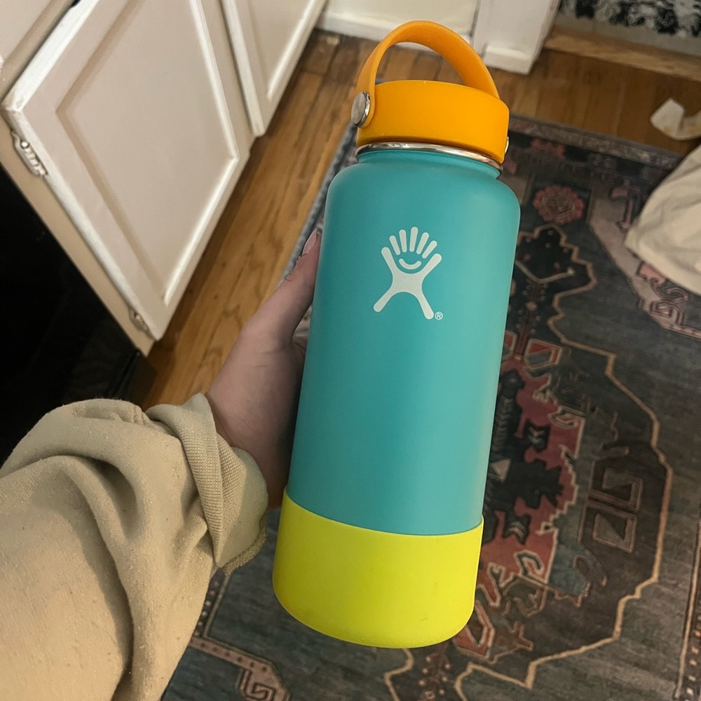 Hydro flask 32oz.